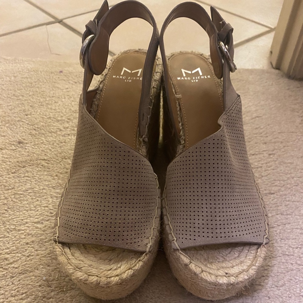 Marc Fisher Ltd Wedge size 6.5